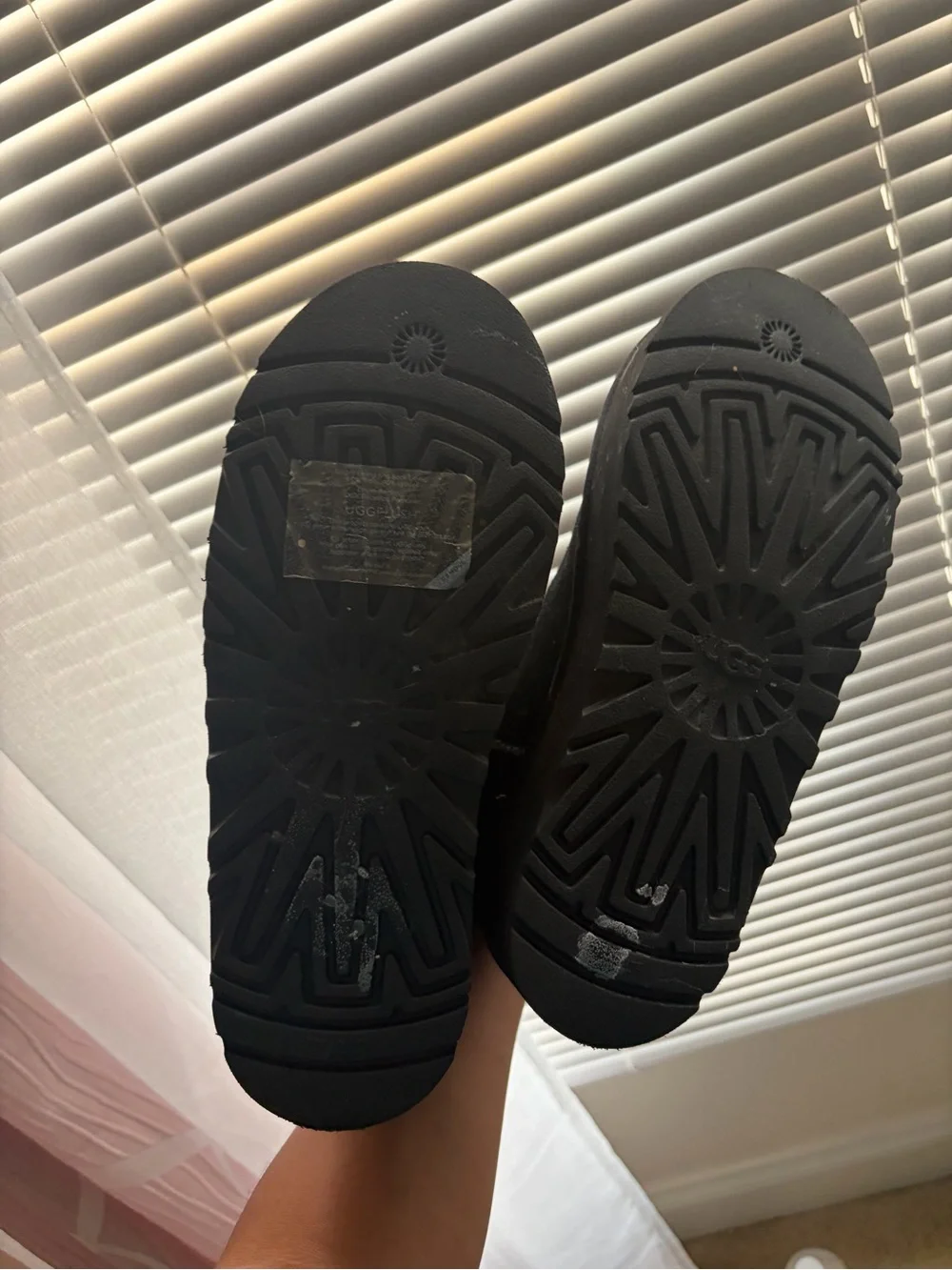 Ugg kids mini platform Black Shearling Boots